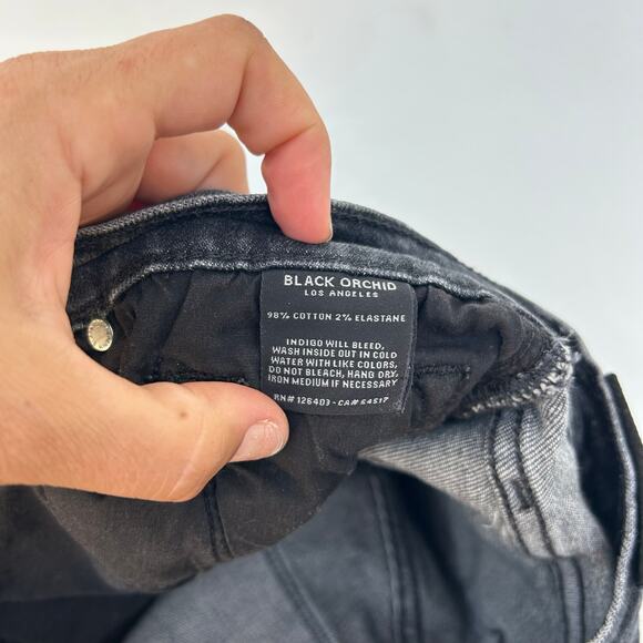 Black Orchid Cindy Slant Fray Jeans Blackstone Charcoal Raw Hem Crop 26 - Picture 9 of 14